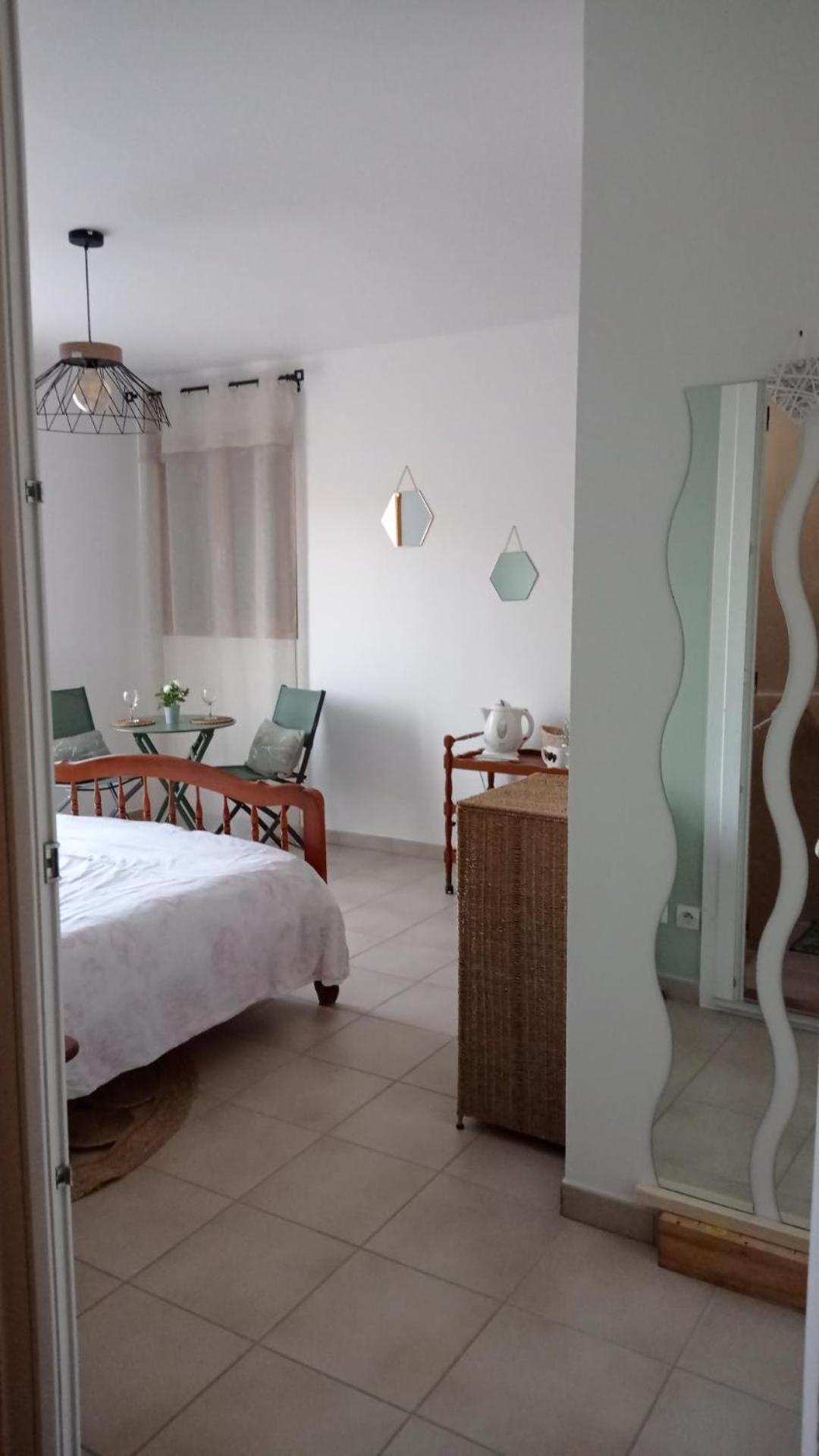 Les Cigales Bed & Breakfast Villelaure Ngoại thất bức ảnh